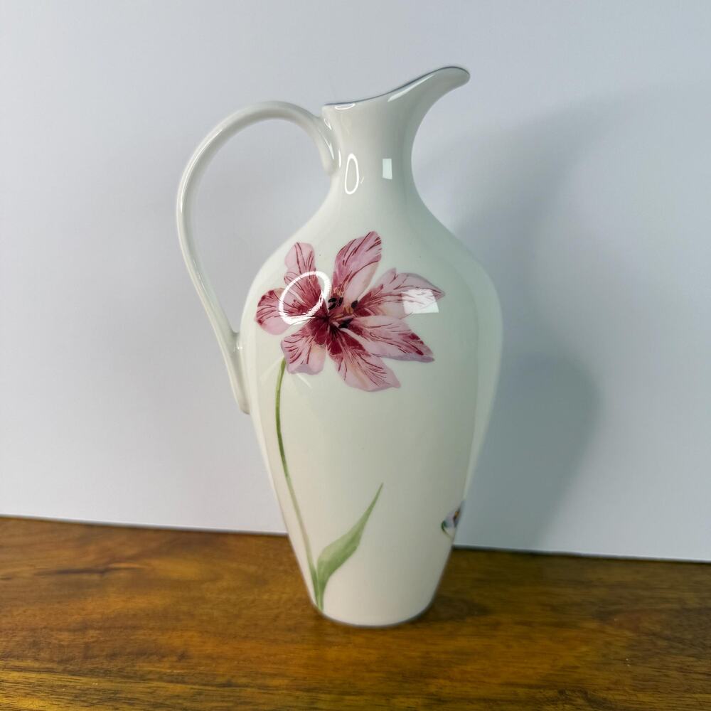 Vintage Wedgwood Bone China Bud Vase 2000 Ophelia